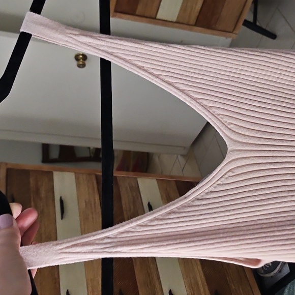 Express Blush Ribbed Tank Top - Picture 5 of 5